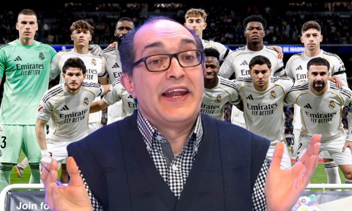 José Miguel Villarroya y un once del Real Madrid.