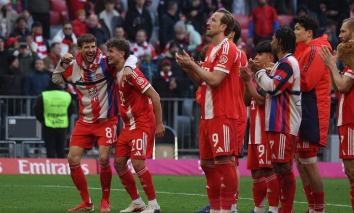 Algunos jugadores del Bayern Múnich, celebrando una victoria reciente en un partido de la Bundesliga.