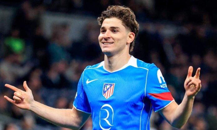 Julián Álvarez, celebrando un gol reciente en un partido del Atlético de Madrid durante esta temporada.