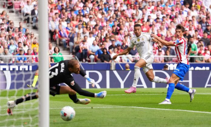 Kylian Mbappé apunta a la titularidad en el derbi liguero contra el Atlético de este domingo en el Santiago Bernabéu.