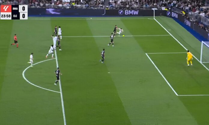 El nefasto Gil Manzano se traga un penalti a Fran García: a favor del Barcelona lo habría pitado sin dudarlo