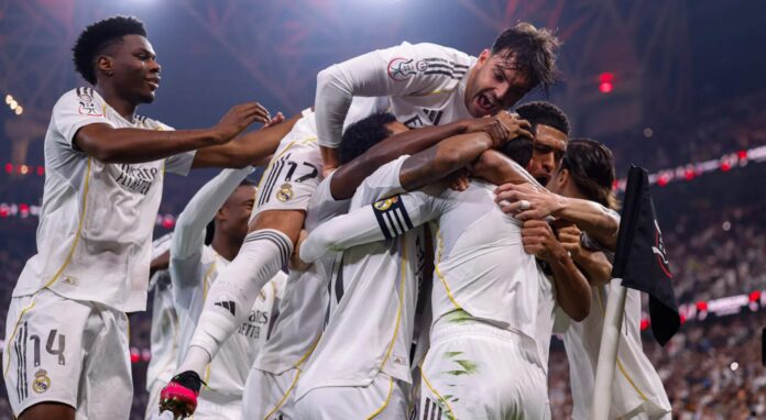 Jugadores del Real Madrid celebrando un gol en la Supercopa ante el Atlético