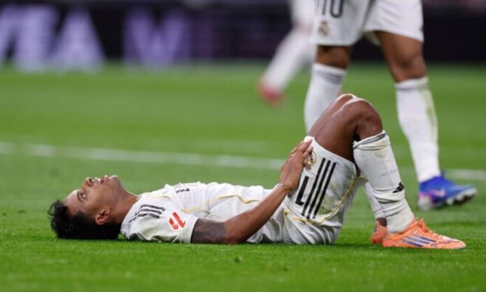 El Real Madrid investiga el césped del estadio Santiago Bernabéu y de Valdebebas: las 7 lesiones de cruzado han sido en casa

