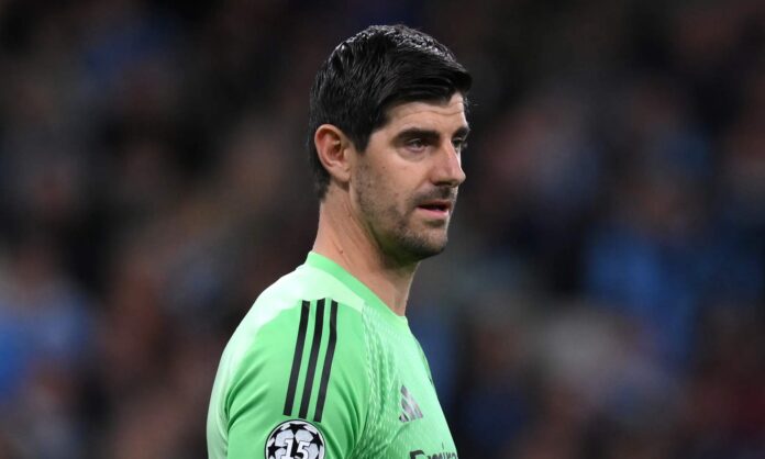 Thibaut Courtois disputando un partido con el Real Madrid. 